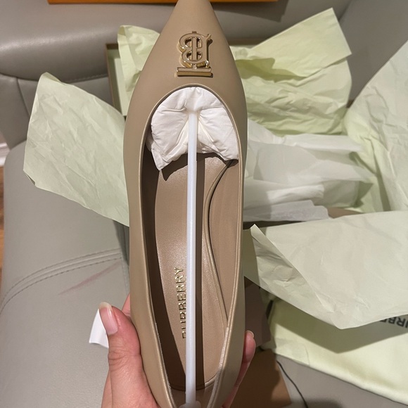 Burberry Monogram Motif Leather Point-toe Pumps in Beige colour - Picture 3 of 7